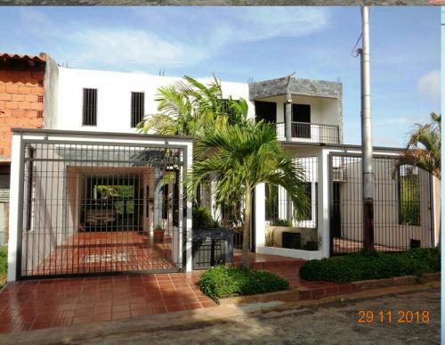 $E VENDE LINDA CASA CON DETALLES DE L UJO EN URB. YARAYARA, AV. ATLANTICO, PUERTO ORDAZ
