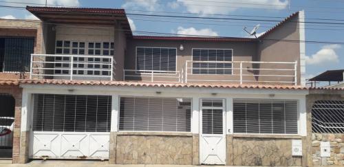 Q1097 URB. VALLE VERDE