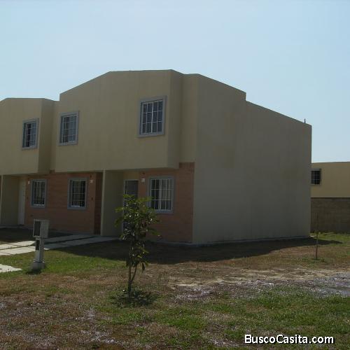 EN VENTA TOWN HOUSE A ESTRENAR 87 MTS 2 HAB 1 BAÑO CONJUNTO CERRADO VIGILANCIA