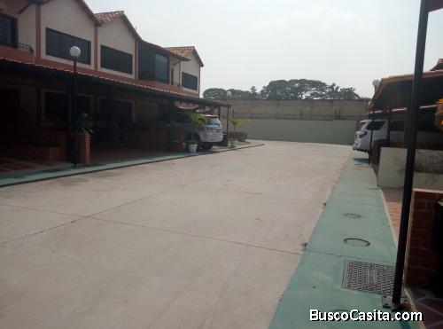 TOWN HOUSE EN SAN DIEGO  FABIN DIAZ