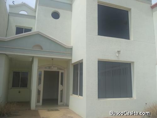 VENTA TOWNHOUSE EN LA COROMOTO COD 3106