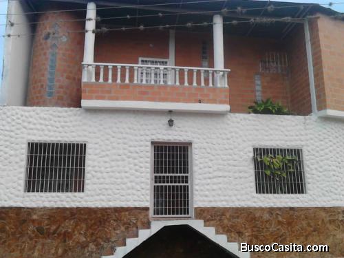 EN VENTA CASA EN EXCELENTES CONDICIONES 