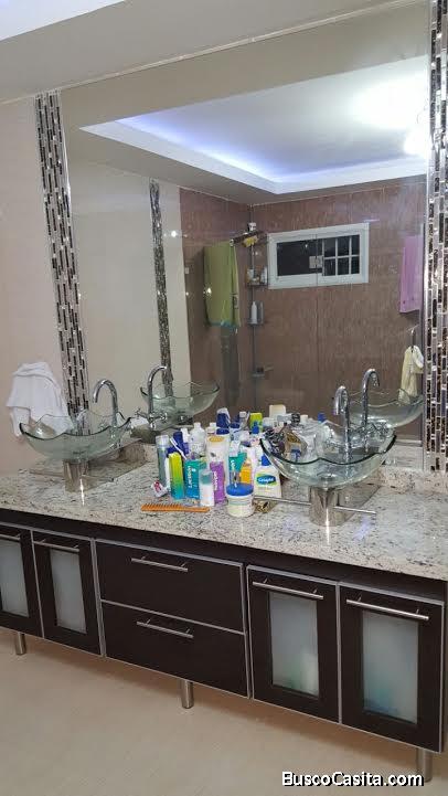 hermosa casa en Maturin Urb La Laguna sitio exclusisvo de pocas casas 