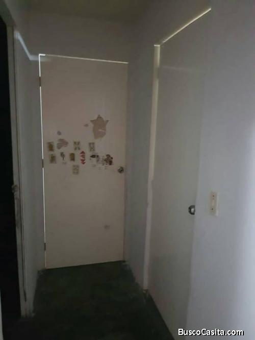 se vende comodo apartamento