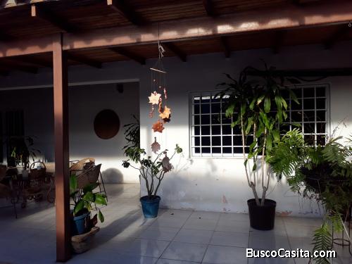 Vendo casa en la Urb. El Bosque. Cumaná, Edo. Sucre.
