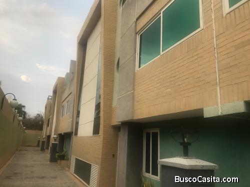 Q1118 CONSOLITEX VENDE TOWNHOUSE EN NAGUANAGUA RES. ANGELUS