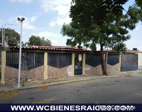 Urb. Los Tamarindo (Av. Prolongación Manaure) 