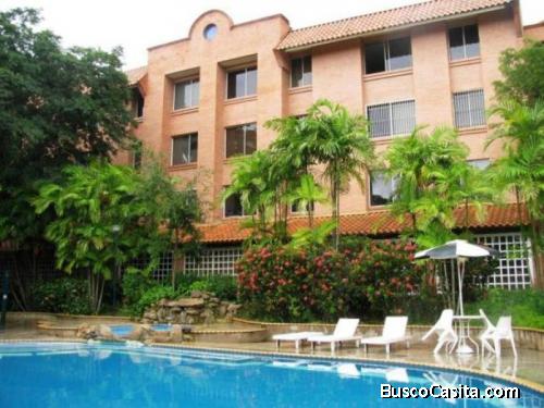 En venta bello apartamento en residencia Trigal Country. Negociable