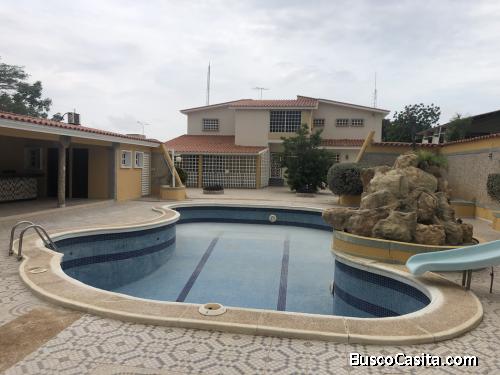 CASA EN AVENIDA JOSEFA CAMEJO