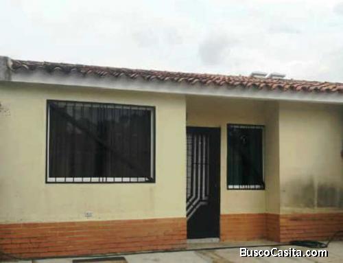 En venta amplia casa de esquina en San Diego, conj. Privado. Negociable.
