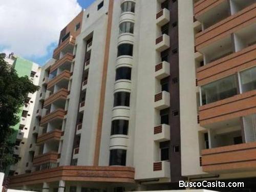 En venta bello apartamento en Campo Alegre, Valencia. Negociable