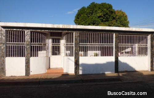 SE VENDE CÓMODA CASA EN URB. LA TEODOKILDA, SECTOR CORE 8, PUERTO ORDAZ. VENEZUELA