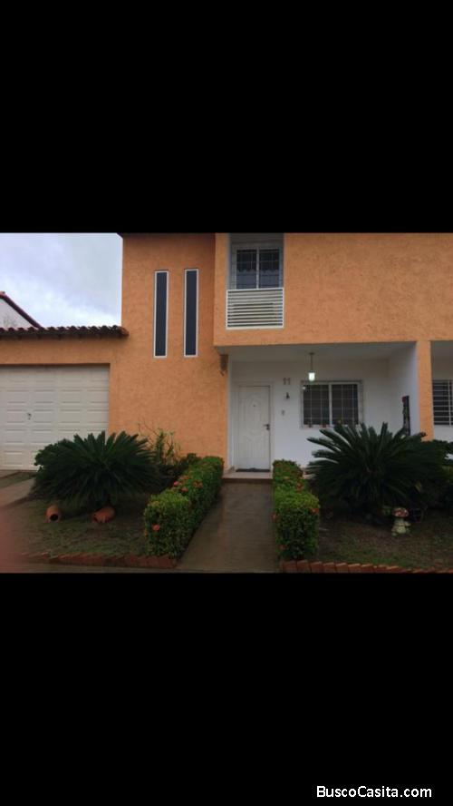 HERMOSA CASA  EN URB. PRIVADA PORLAMAR 