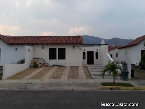 En Venta Comoda casa en Villas de Alcala Cumaca