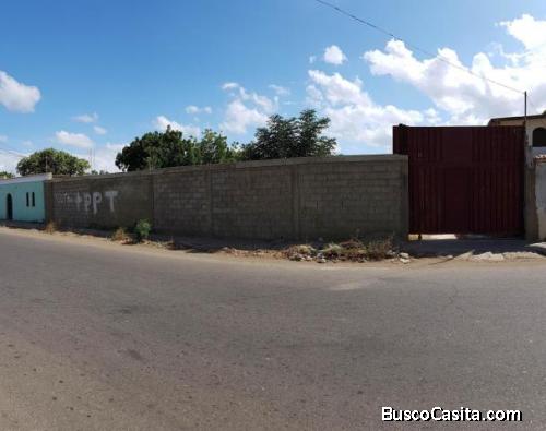 Terreno en Venta en Av Pinto Salinas Coro MLS#19-4408