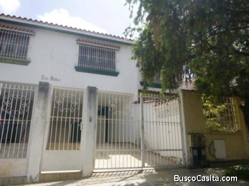 Q1000 - JC CONSOLITEX VENDE APARTOQUINTA TRIGAL CENTRO +584124768728