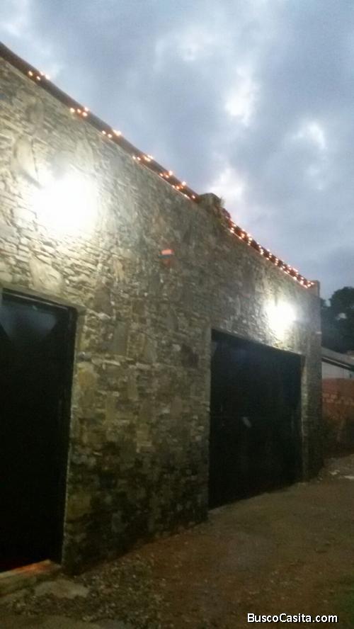 Venta de terreno con dos casas 