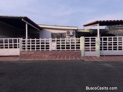 SKY GROUP Vende Bella y acogedora casa ubicada en el municipio Los Guayos Urbanización Paraparal