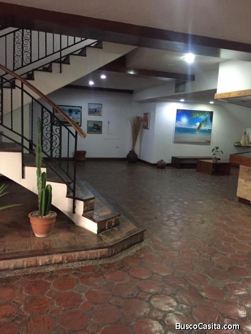 Gran Oportunidad! Amplio Apto En Edificio Margarita Plaza