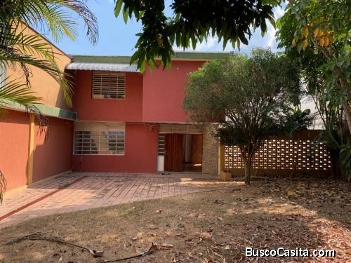 PRADOS DEL ESTE OPORTUNIDAD  Espectacular Quinta (2x1) 1000 m2 terreno 400 de construccion 