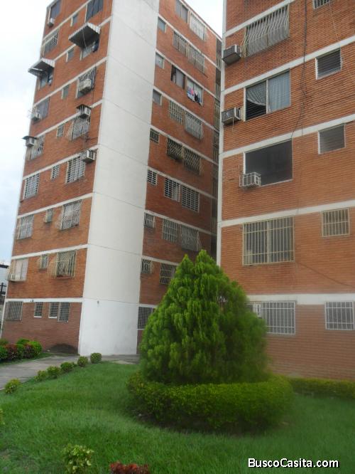SE VENDE APARTAMENTO EN RESD. PARQUE GUACARA AL LADO DEL CC GUACARA PLAZA