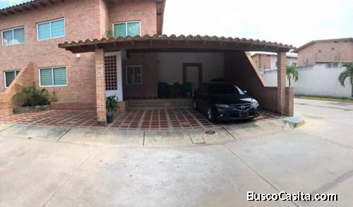 Vendo bellísimo town house Las trinitarias San diego