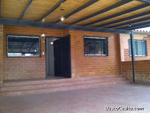 ALQUILO CASA GUATIRE VILLA DEL ESTE