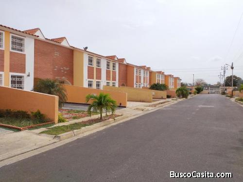 Hermosa casa en venta, con excelente ubicación #19-10686