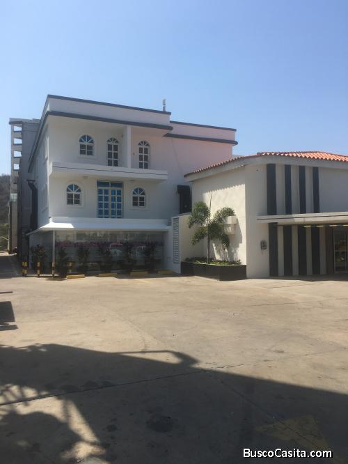En venta Hotel excelente ubicación Av Intercomunal Lecheria 