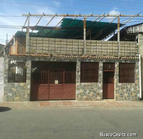 SKY GROUP Vende Casa en Barrio El Libertador