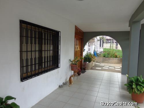 Vende Gusmarma, Hermosa Casa, Urb. Roraima, Calle Bomplan, Manz-12, Casa 8, Puerto Ordaz,.