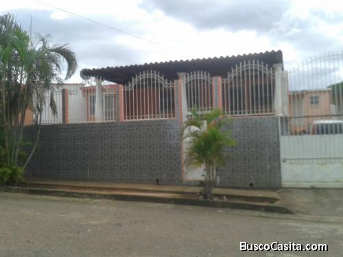 Casa en la Urbanización Los Pomelos