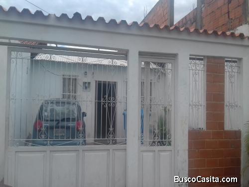 DORATA REALTY VENDE BELLA CASA EN LOS CAOBOS