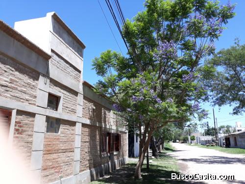 Vendo casa con negocio funcionando