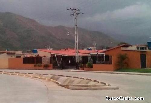 SKY GROUP Vende casa en Lomas de La Hacienda. COD. FOC-520