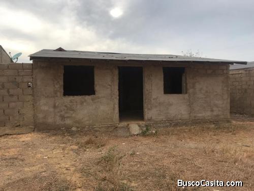 BIENHECHURIA Y TERRENO EN OFERTA EL CARDON PUNTO FIJO