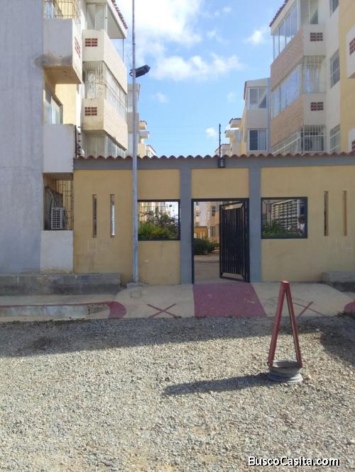 ESPECTACULAR APARTAMENTO EN BALCONES DE PARAGUANA 2.