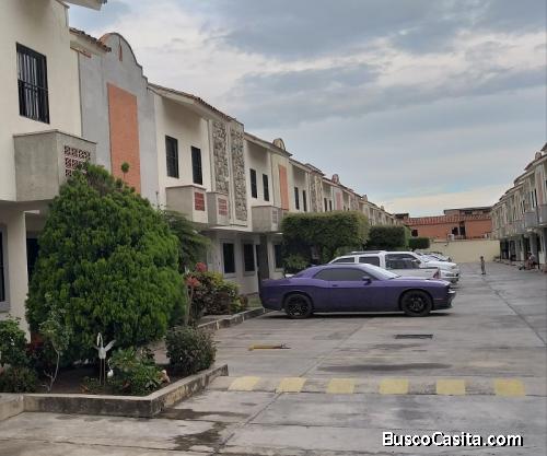 EN VENTA TownHouse en Tazajal, SR19-14