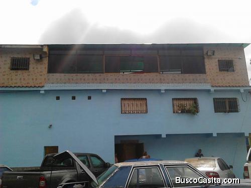 Vendo Casa de 4 pisos caricuao verla es comprarla