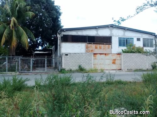 Conjunto de Galpones a la venta