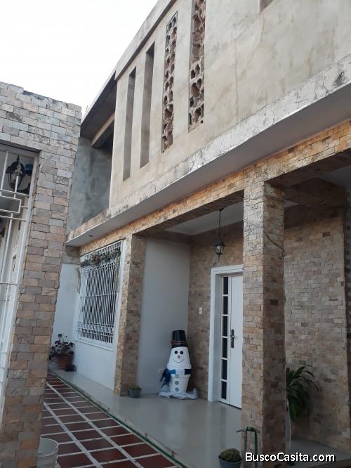 Casa de dos Niveles en alquiler