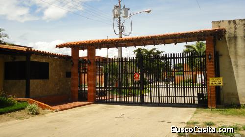 CASA EN TURMERO URBANIZACION EL ROBLE