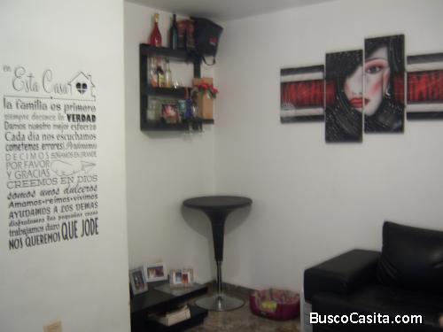 CÓMODO Y CÉNTRICO APARTAMENTO EN CARACAS