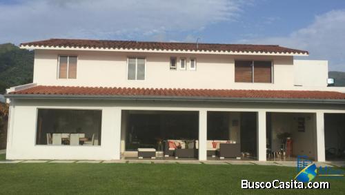 Residencia en Urbanización Guaparo