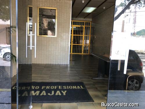 EN ALQUILER Oficina en Centro Profesional Majay, MR19-20