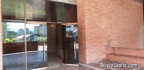 EN ALQUILER Oficina en Lomas del Este, SR19-20