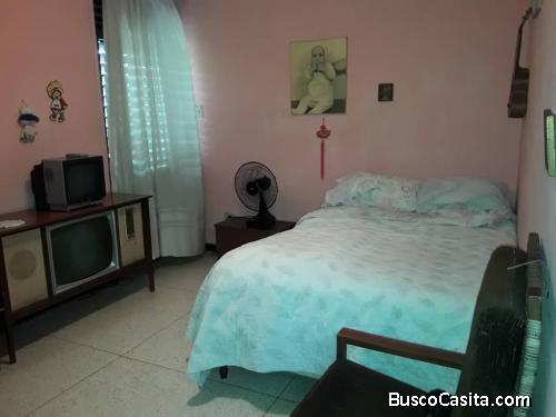 Alquilo linda habitación en el cafetal  dama responsable 