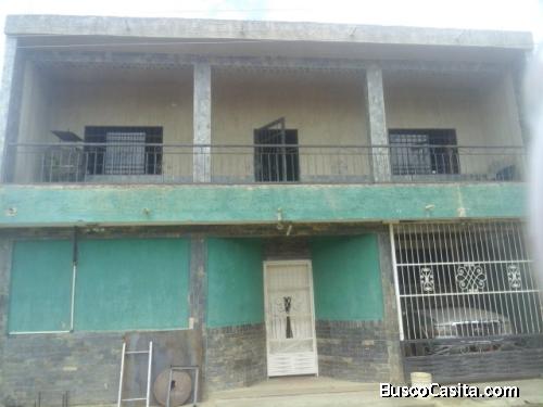 se vende casa dos pisos, valencia