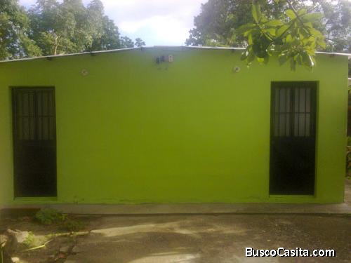 SE ALQUILA CASA TIPO ESTUDIO EN EL CASTAÑO 04142940387/04162449269