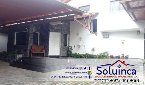  Hermosa y Amplia Casa Amoblada Urb. la Mata